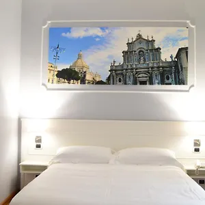 Centrum Hotel Catânia
